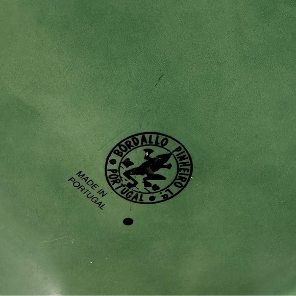 Bordallo Pinheiro Embossed Frog Serivce 12.5” Platter - Picture 3 of 3